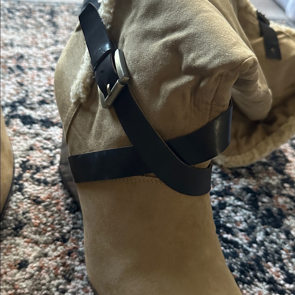 Boots - Picture 5 of 5
